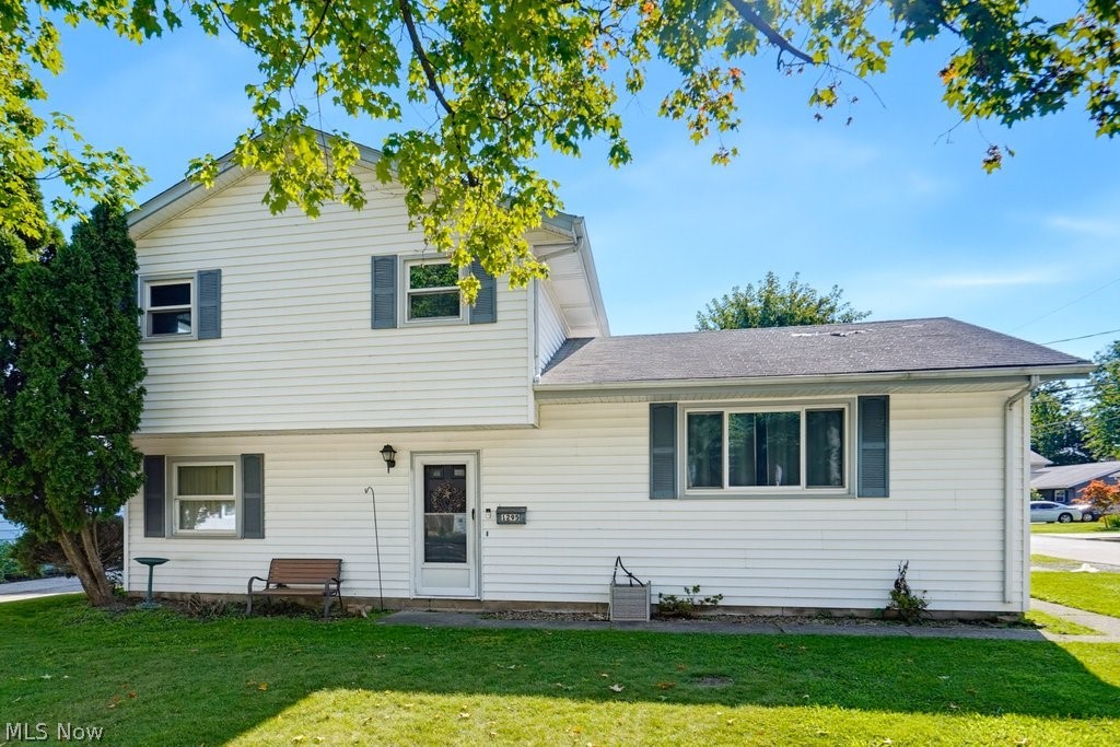 1295 Mohegan Trail Property Photo 2