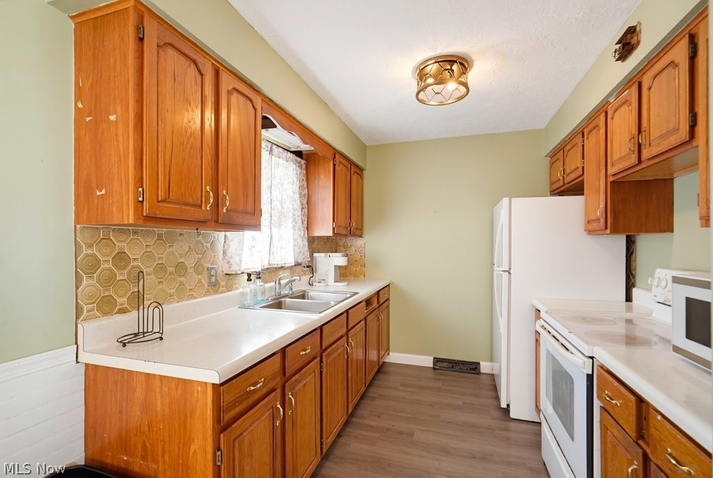 1295 Mohegan Trail Property Photo 12