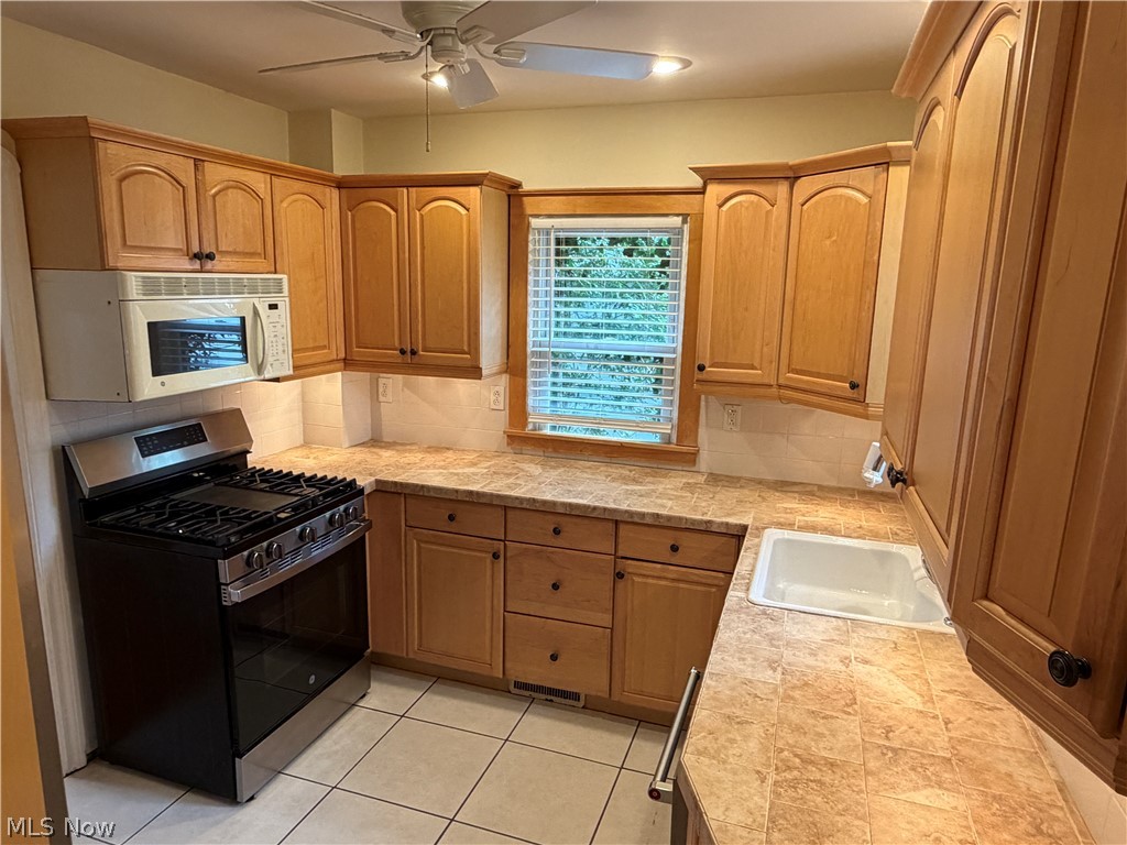 25770 Wolf Road Property Photo 11