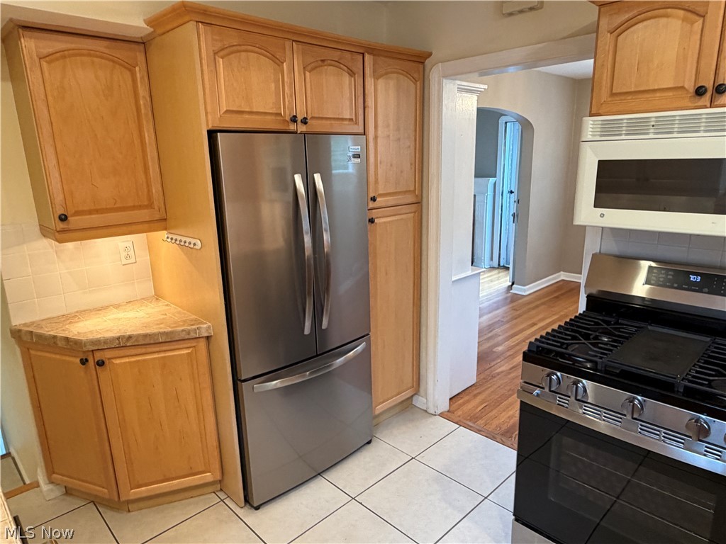 25770 Wolf Road Property Photo 13