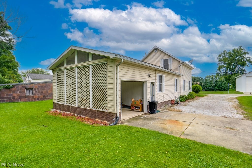 219 Scranton Avenue Property Photo 4