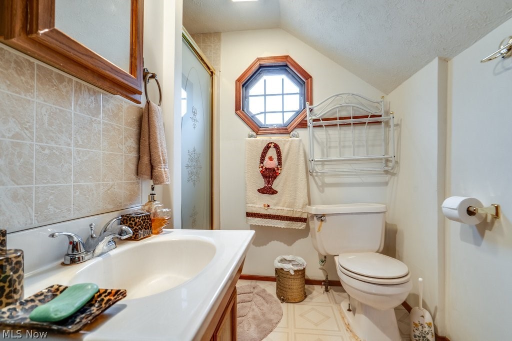 219 Scranton Avenue Property Photo 10