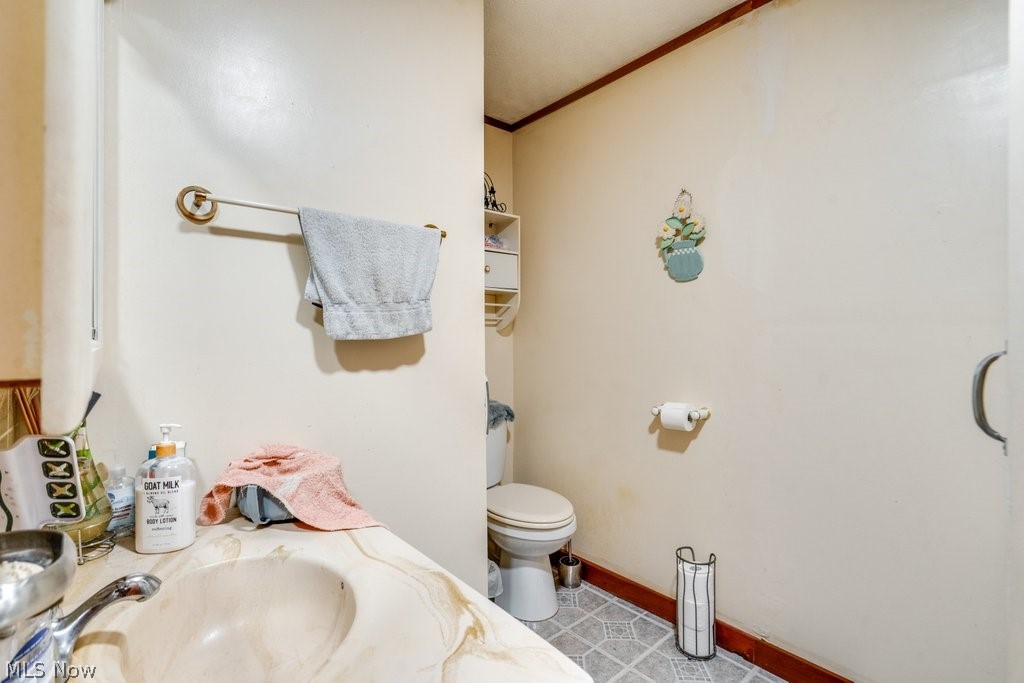 219 Scranton Avenue Property Photo 18