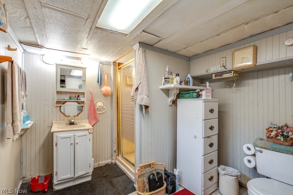 219 Scranton Avenue Property Photo 27