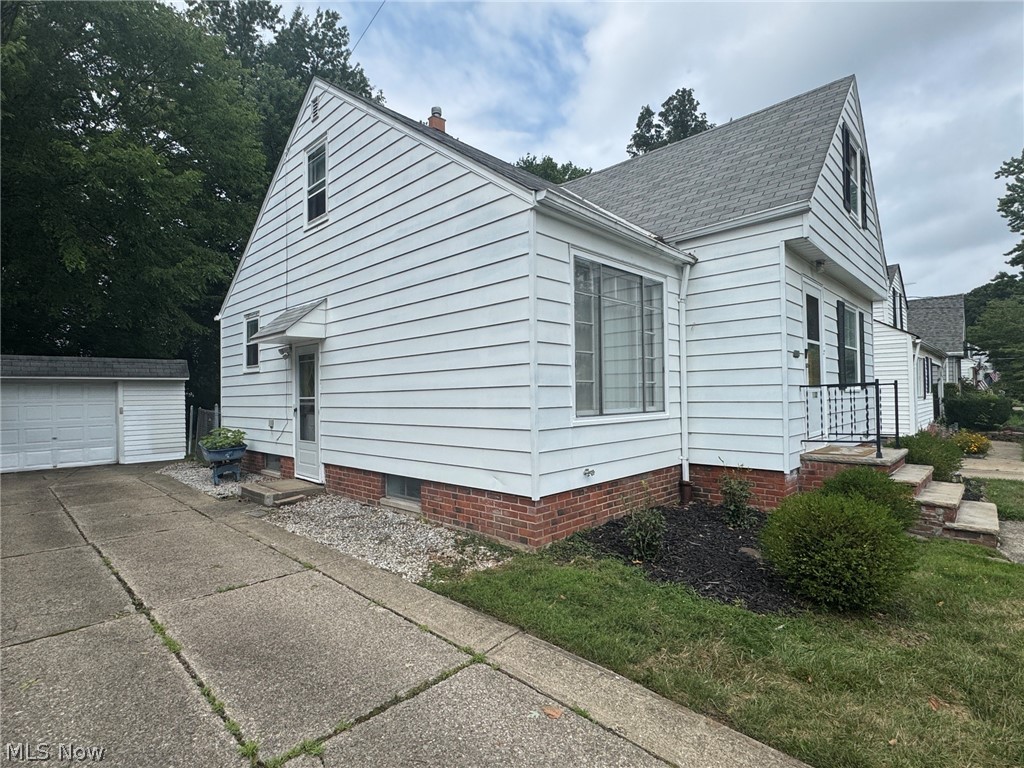 1132 Gordon Road Property Photo 4