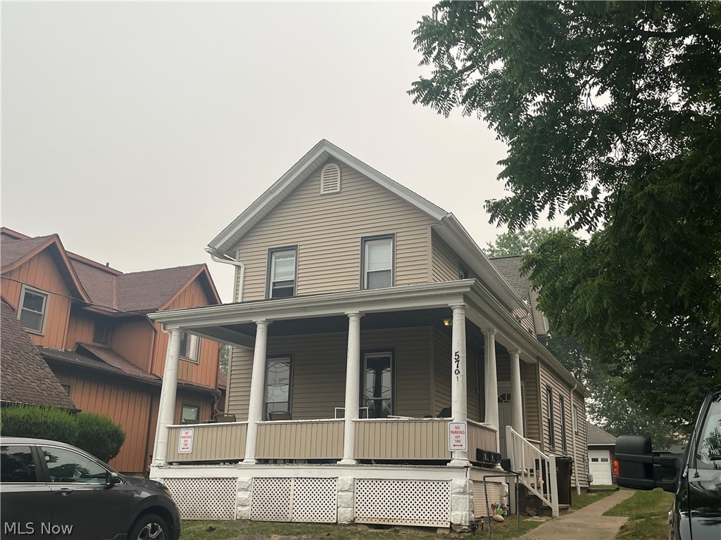 579 Broadway Avenue Property Photo 2