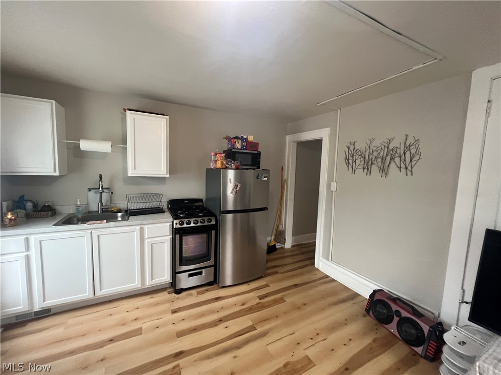 579 Broadway Avenue Property Photo 6