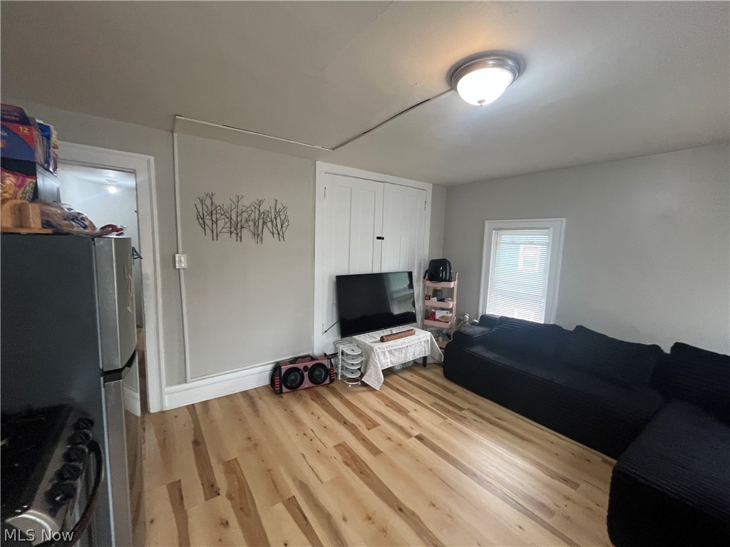 579 Broadway Avenue Property Photo 8