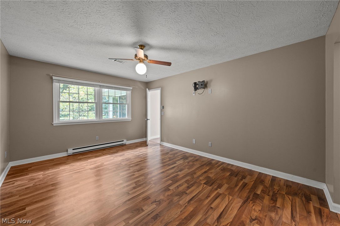 312 Lisa Ann Drive Property Photo 4