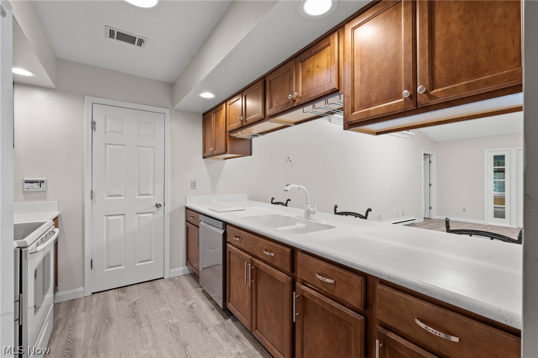 312 Lisa Ann Drive Property Photo 8