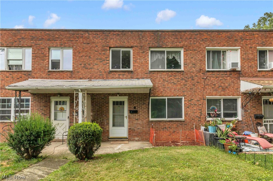 6051 Glenway Drive Q Property Photo 1