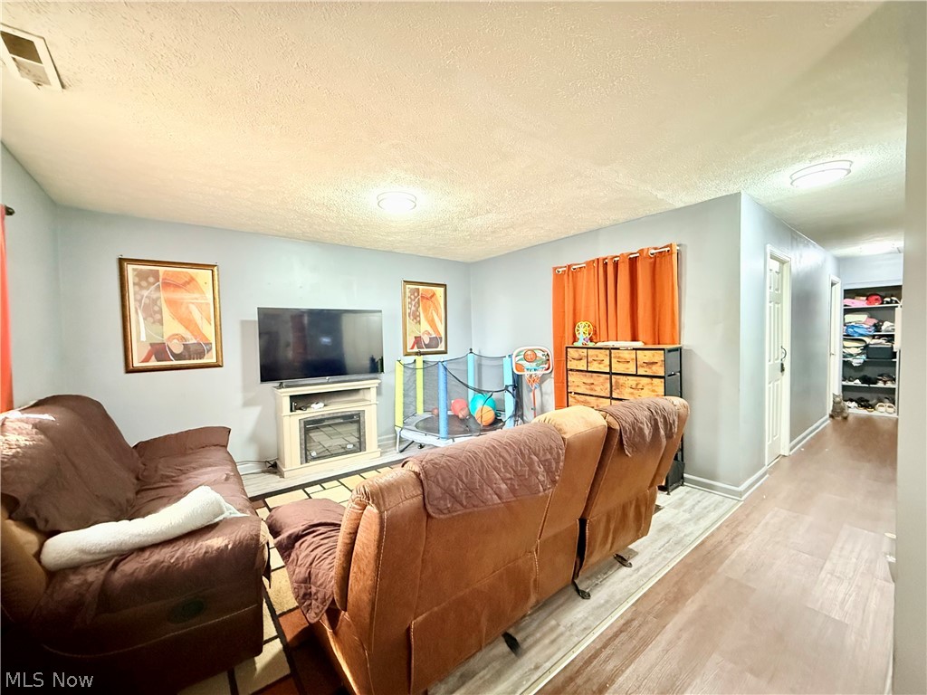 11808 Leeila Avenue Property Photo 2