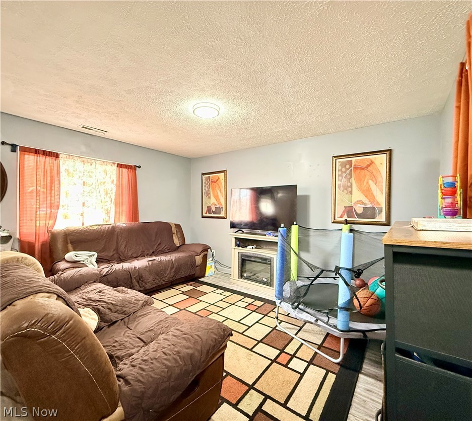 11808 Leeila Avenue Property Photo 4