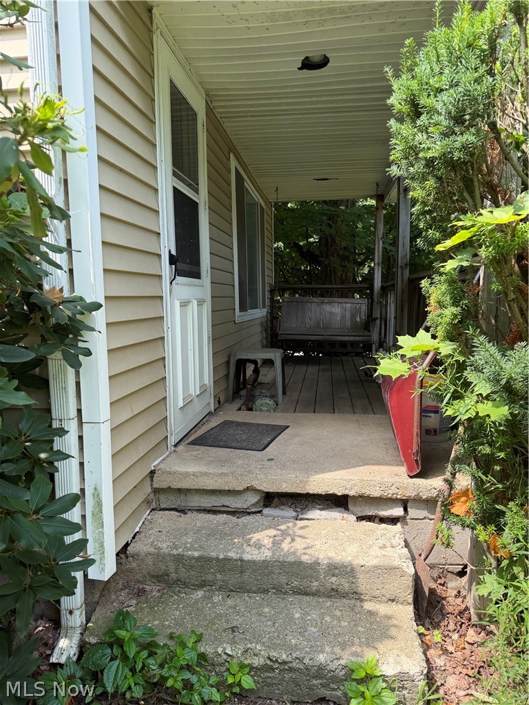 13661 W Spring Street Property Photo 2