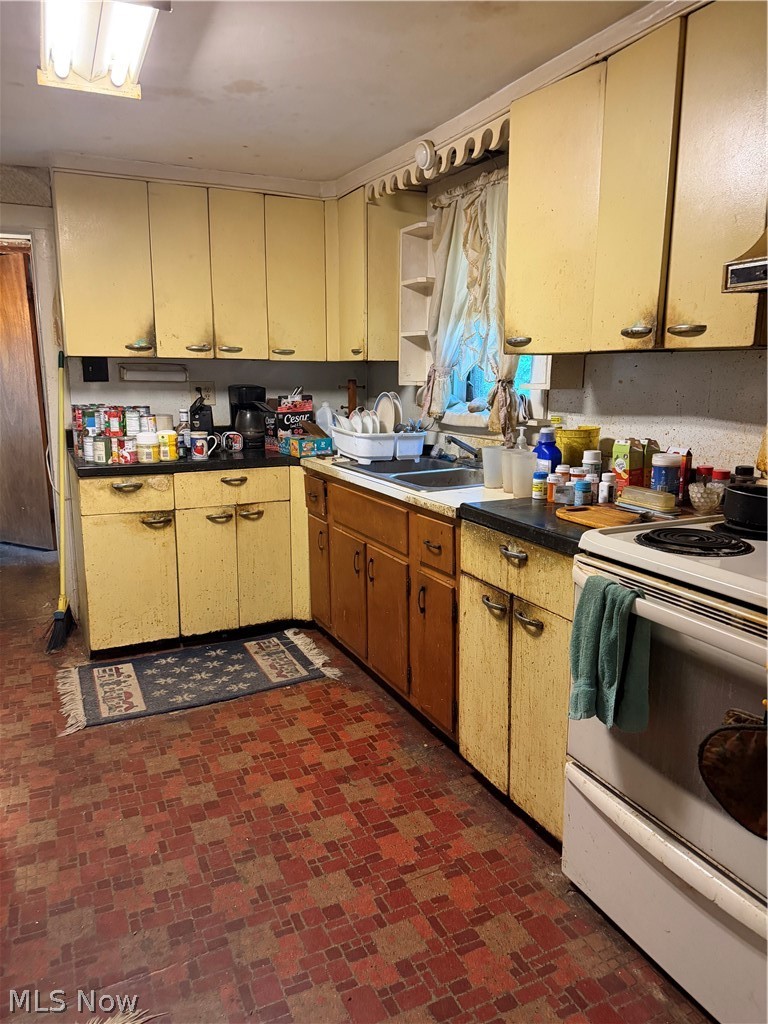 13661 W Spring Street Property Photo 9