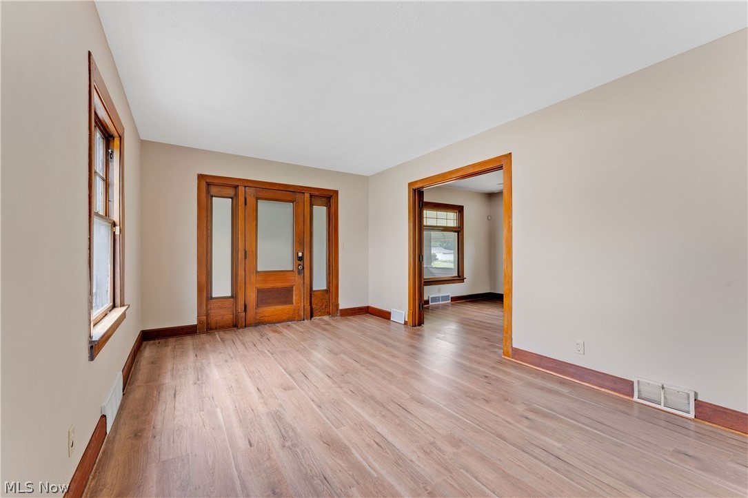 486 7th Street Property Photo 3