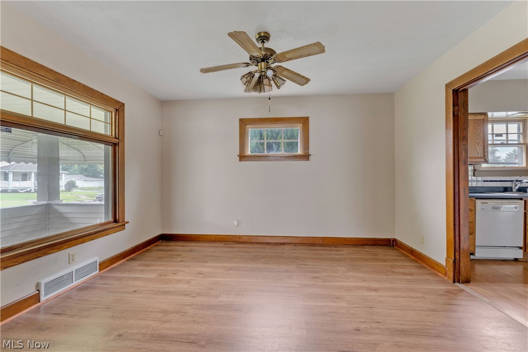 486 7th Street Property Photo 6