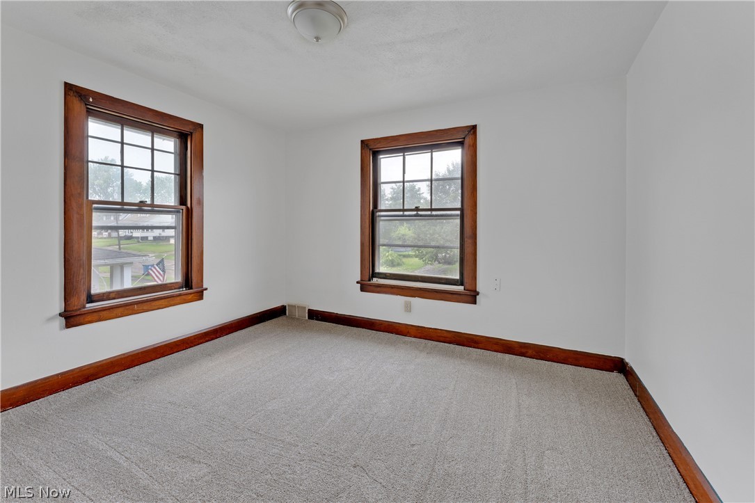 486 7th Street Property Photo 11