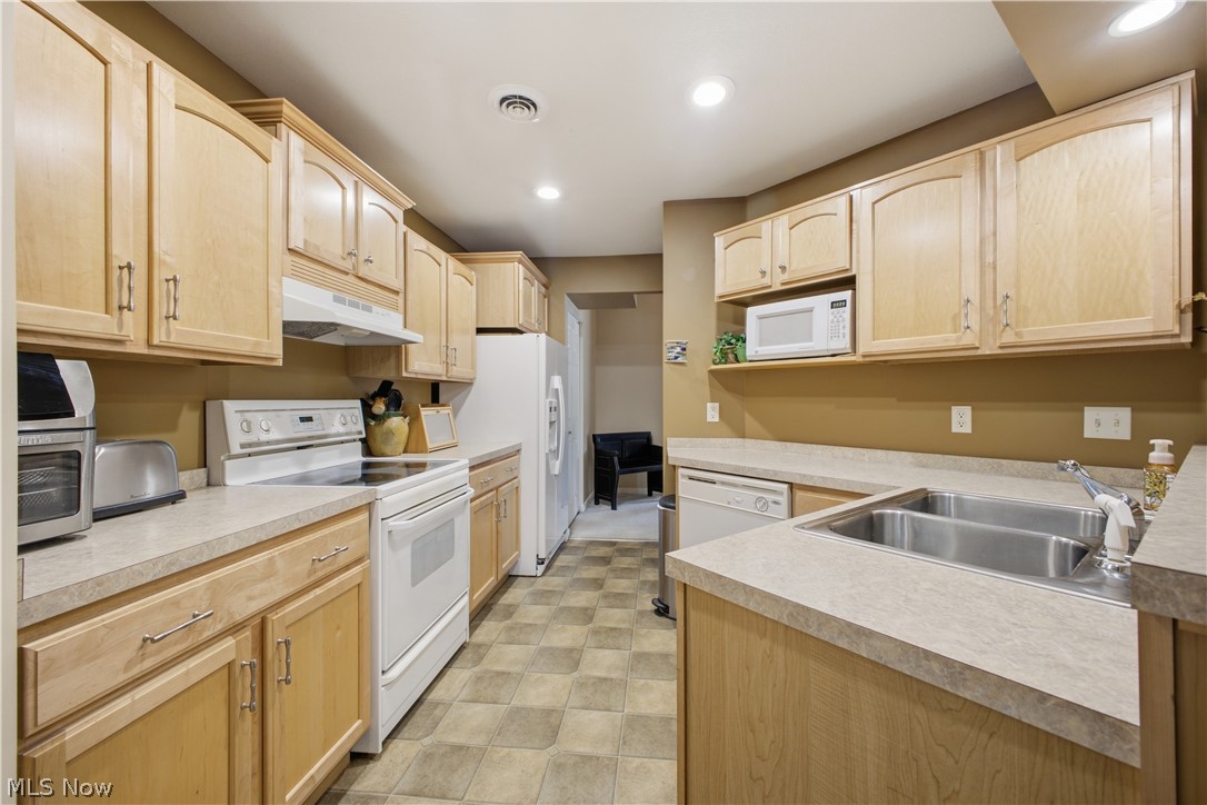 334 Windjammer Drive Property Photo 8