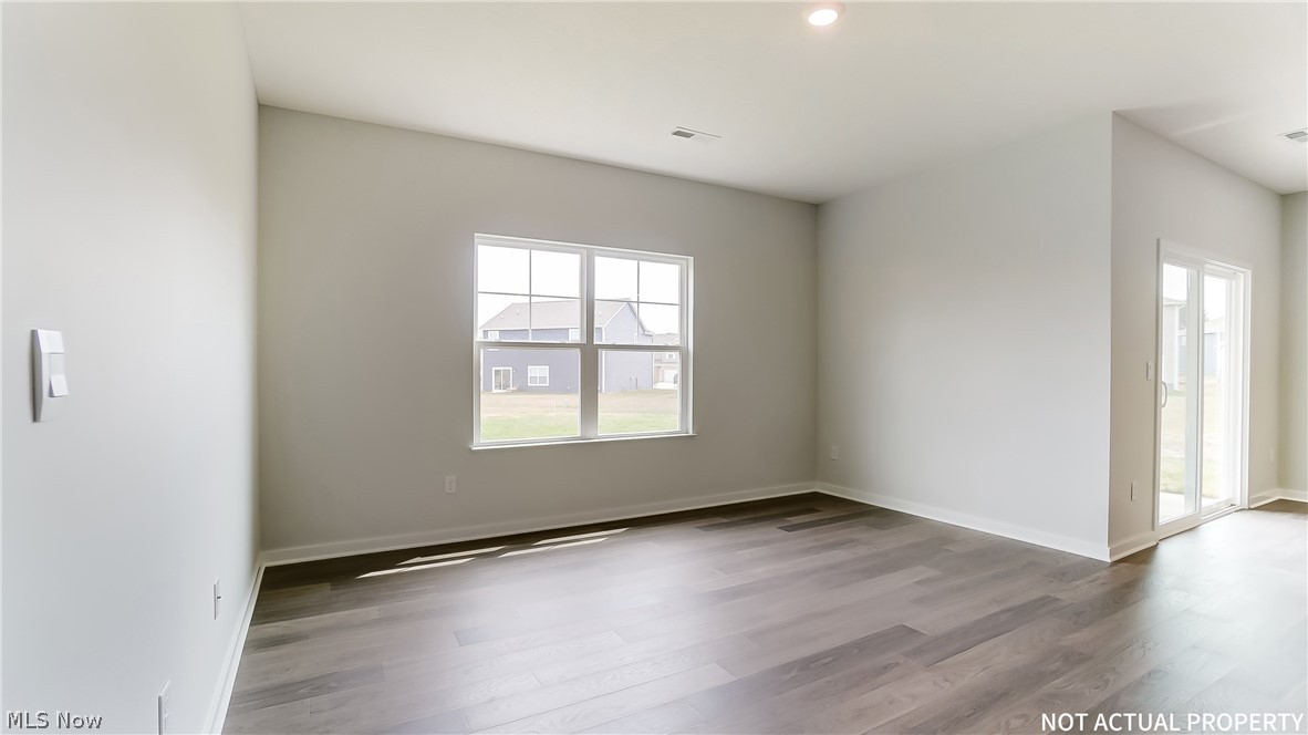 3700 Aileen Way Property Photo 4