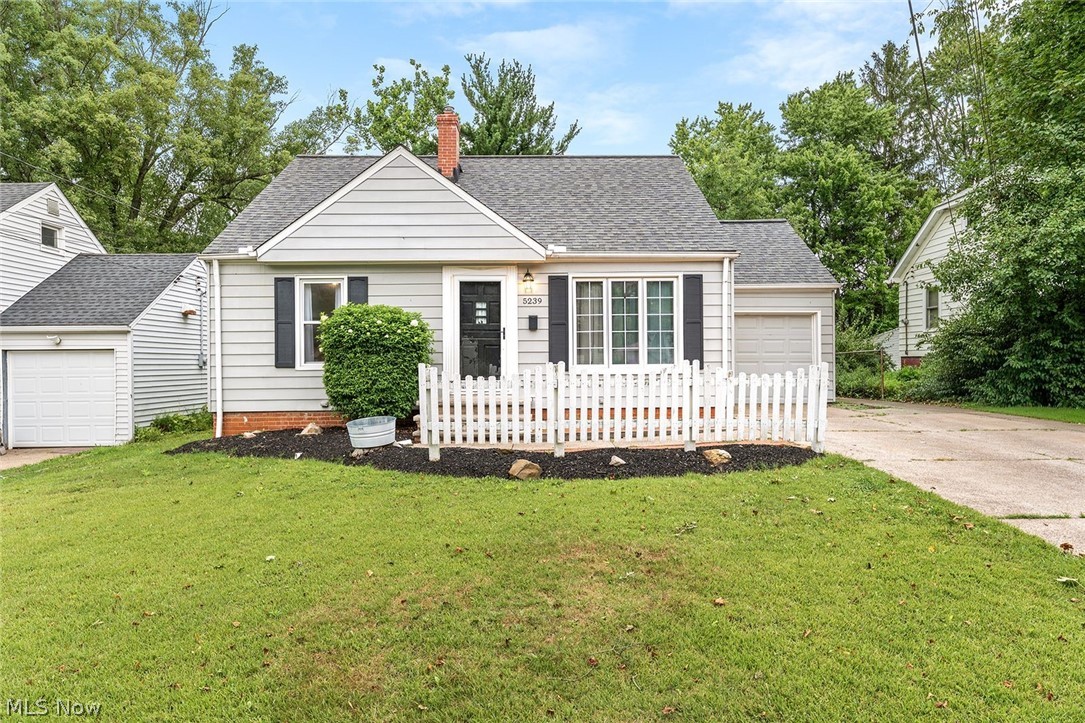 5239 Edenhurst Road Property Photo 1