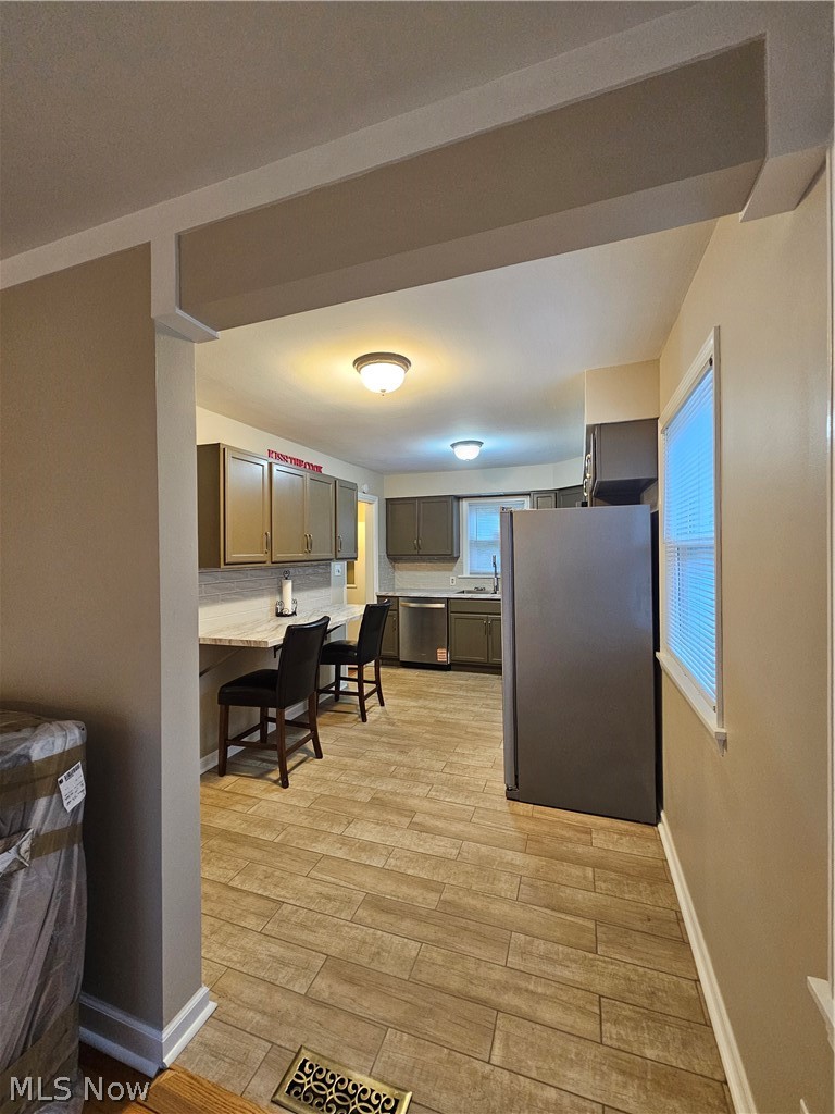 2402 Edgewater Drive Property Photo 11
