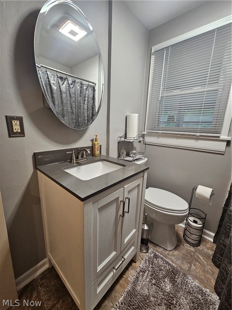 2402 Edgewater Drive Property Photo 14