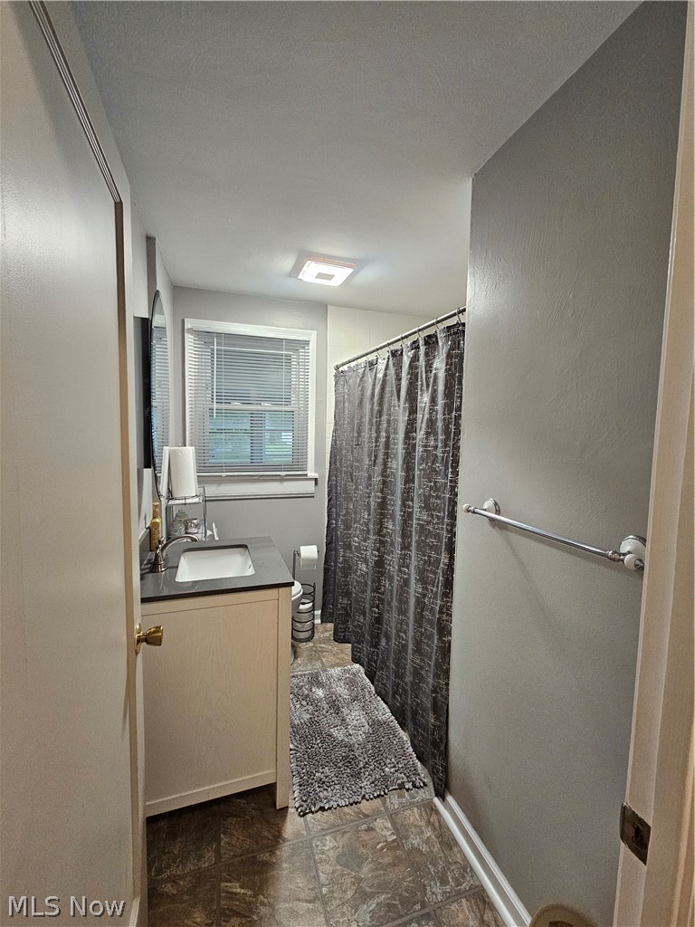 2402 Edgewater Drive Property Photo 15