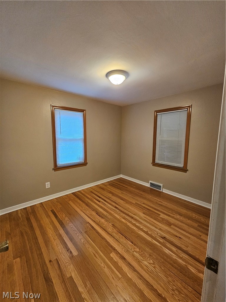 2402 Edgewater Drive Property Photo 19
