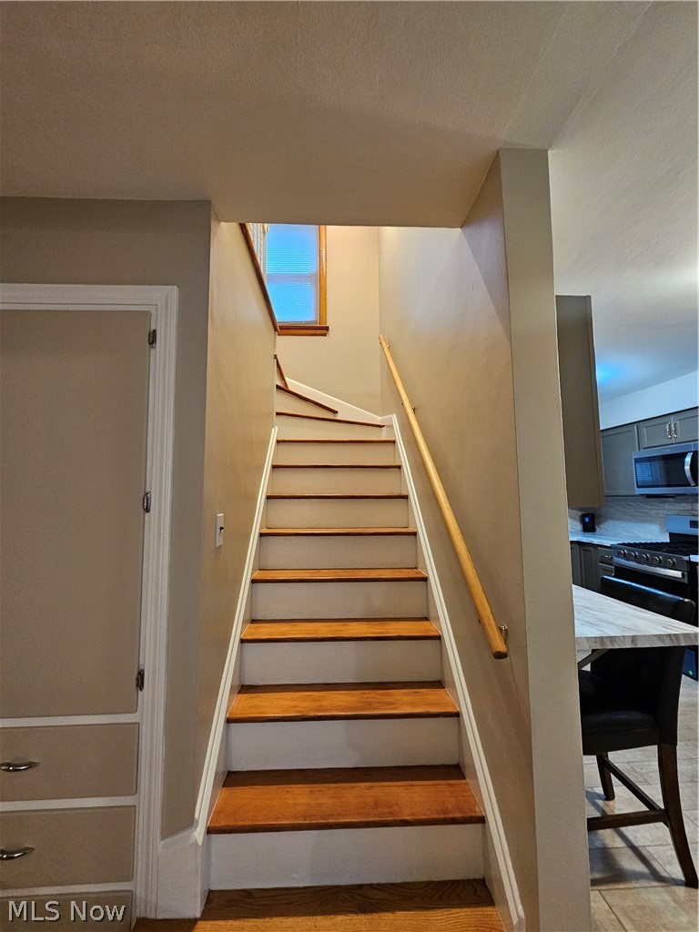 2402 Edgewater Drive Property Photo 22
