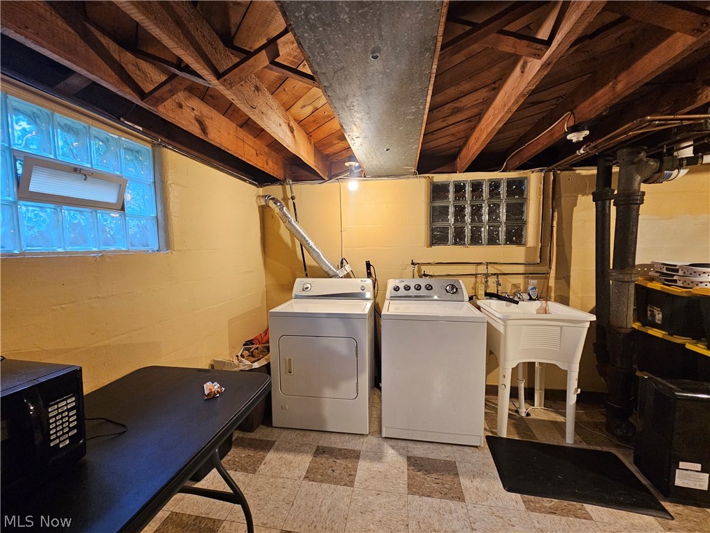 2402 Edgewater Drive Property Photo 35
