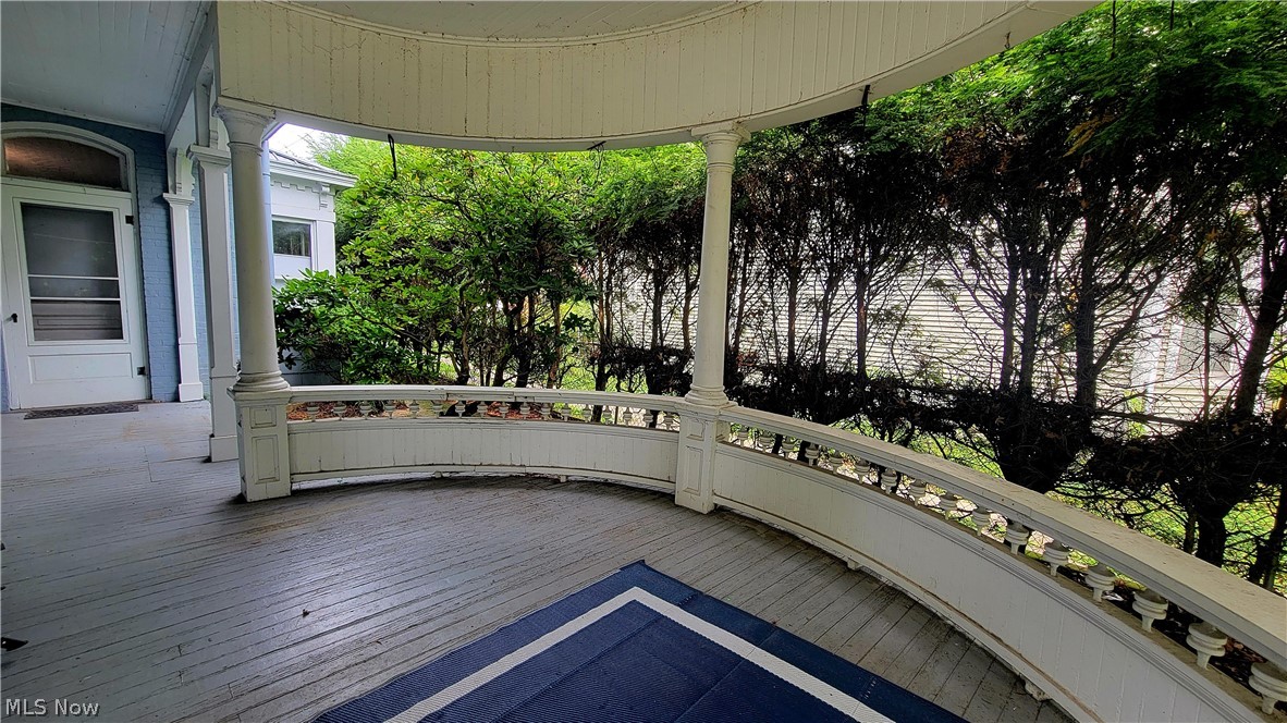 207 Washington Street Property Photo 4