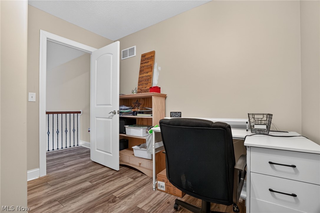 9609 Cliffview Street Nw Property Photo 33