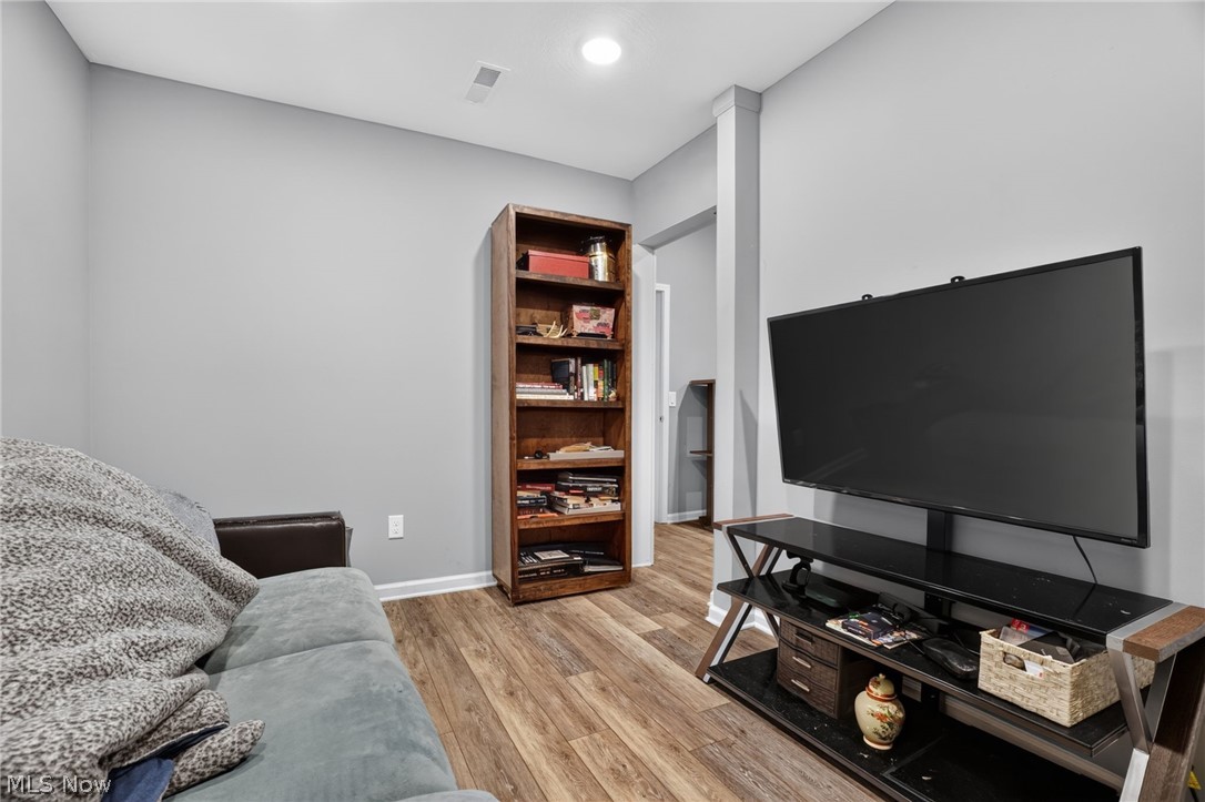 9609 Cliffview Street Nw Property Photo 43