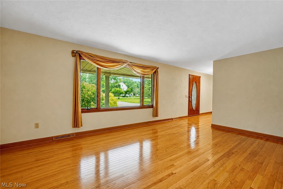 679 S Lake Street Property Photo 6