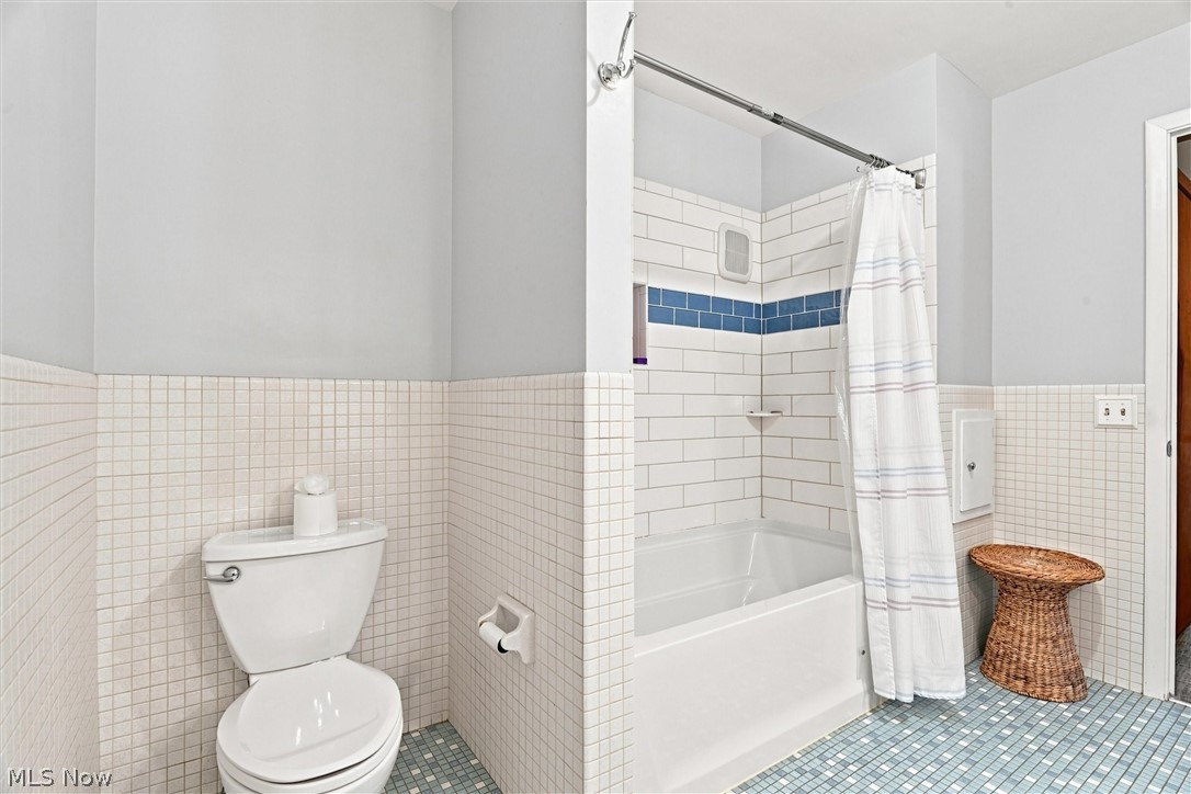 1451 Doncaster Drive Property Photo 15
