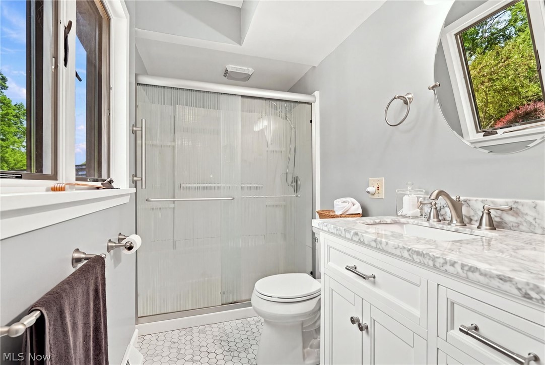 1451 Doncaster Drive Property Photo 18