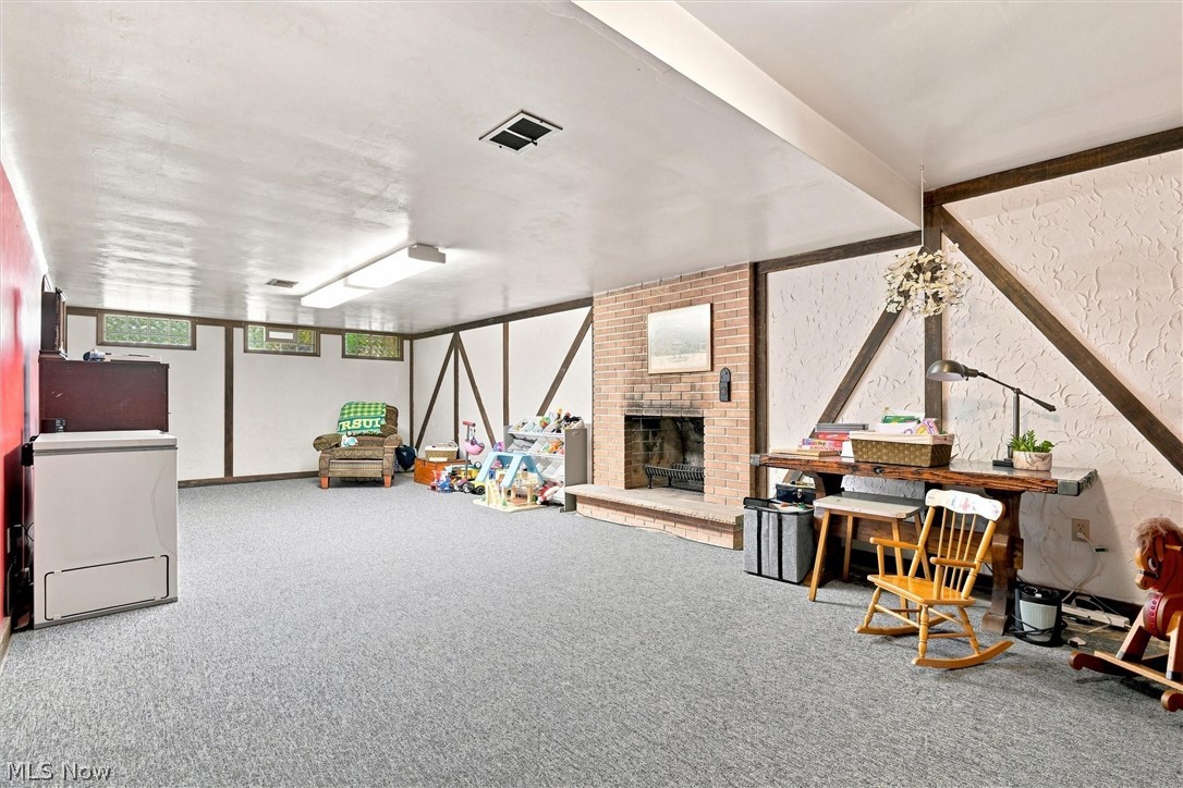 1451 Doncaster Drive Property Photo 27