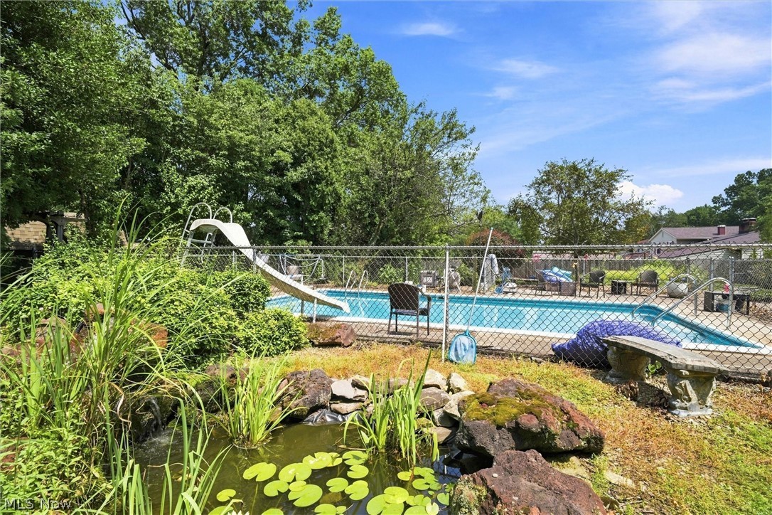 1451 Doncaster Drive Property Photo 37
