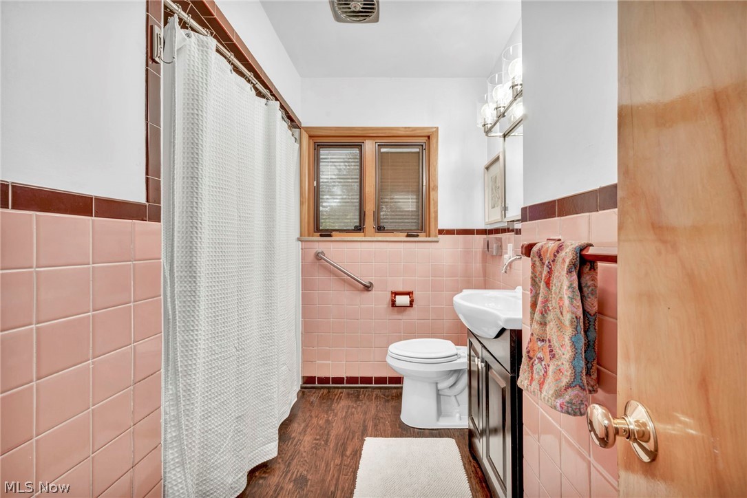 24303 Lake Road Property Photo 7