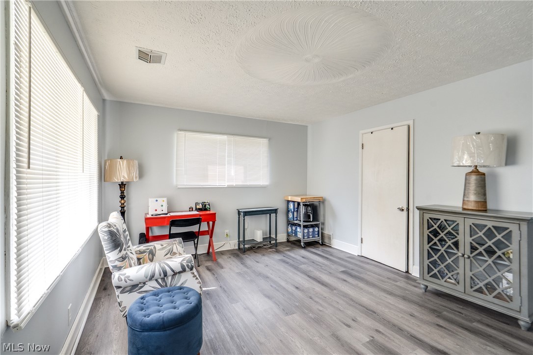 1022 Merton Avenue Property Photo 3