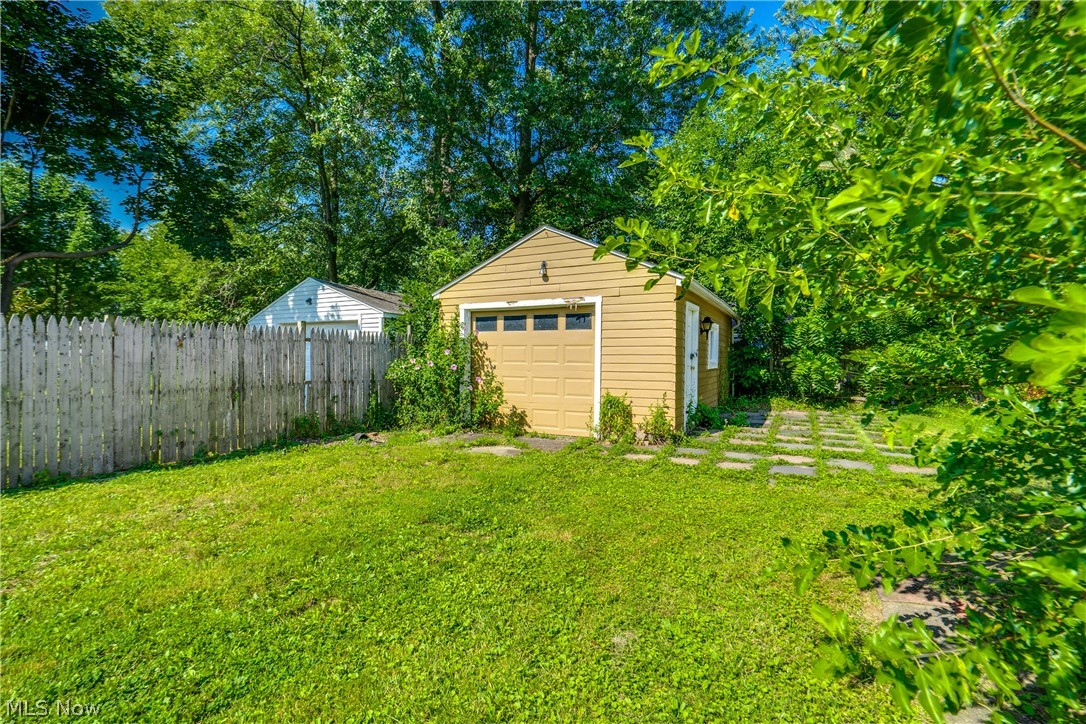 1022 Merton Avenue Property Photo 17