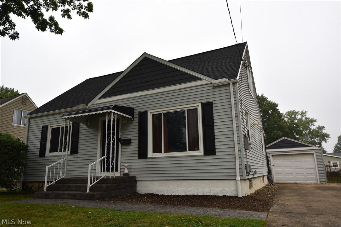 565 E Hopocan Avenue Property Photo 1