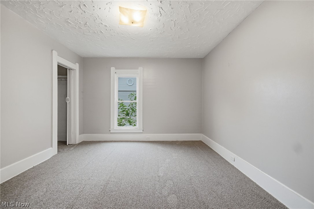 934 Middle Avenue Property Photo 3