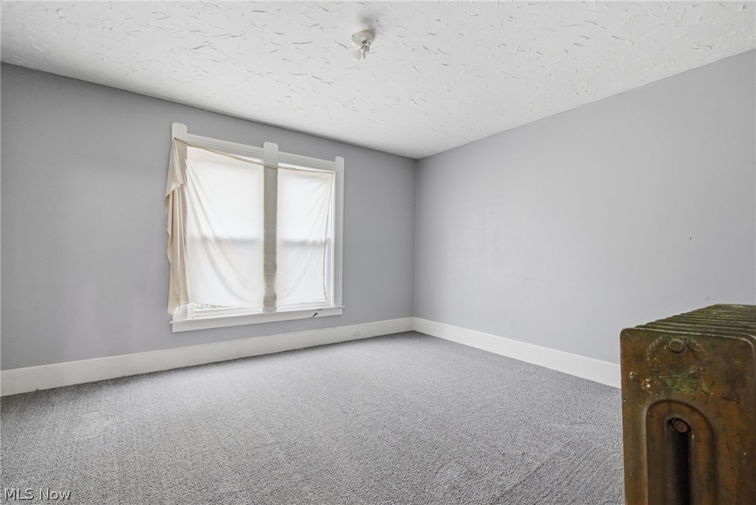 934 Middle Avenue Property Photo 6