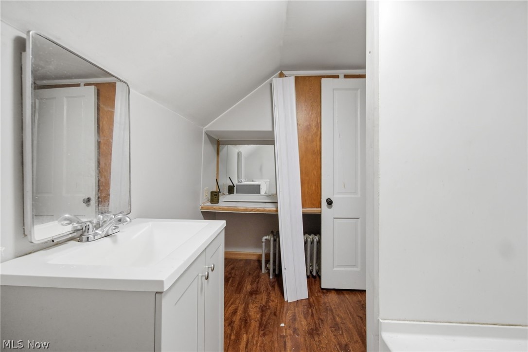 934 Middle Avenue Property Photo 9