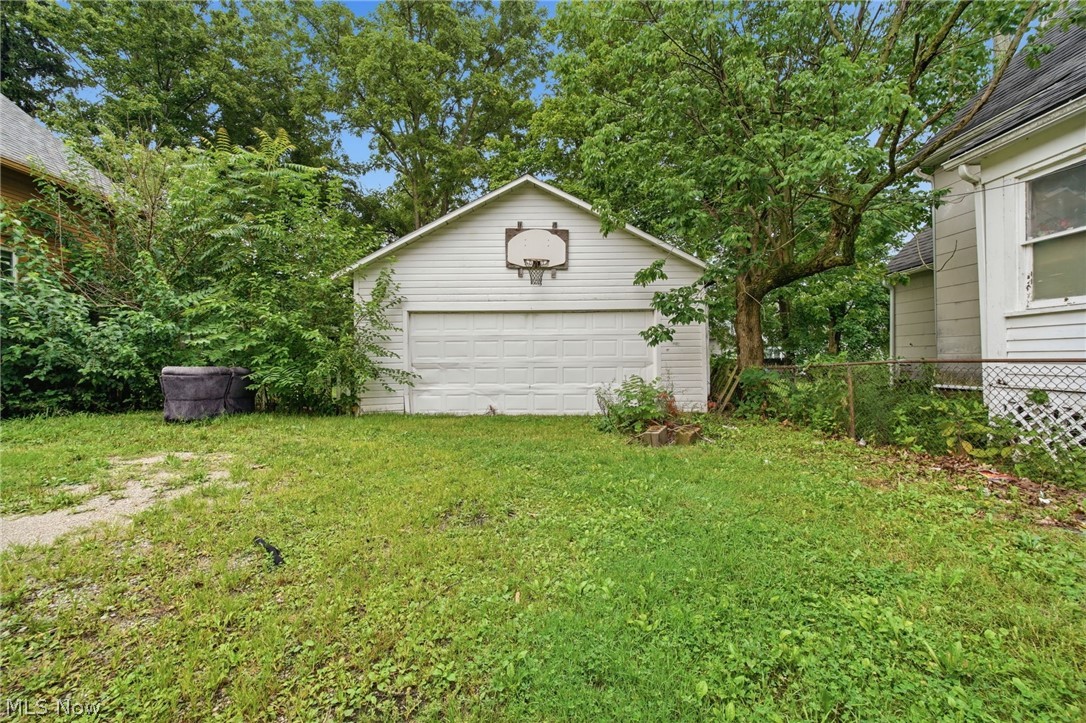 934 Middle Avenue Property Photo 33