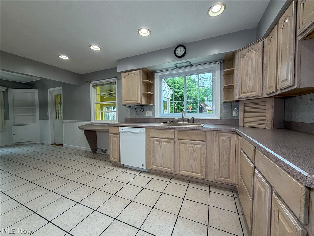 228 Wolcott Drive Property Photo 6