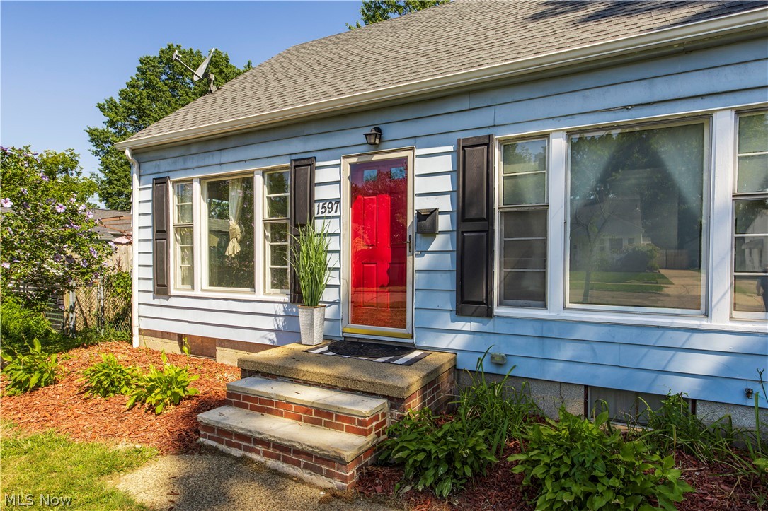 1597 Bond Street Property Photo 3