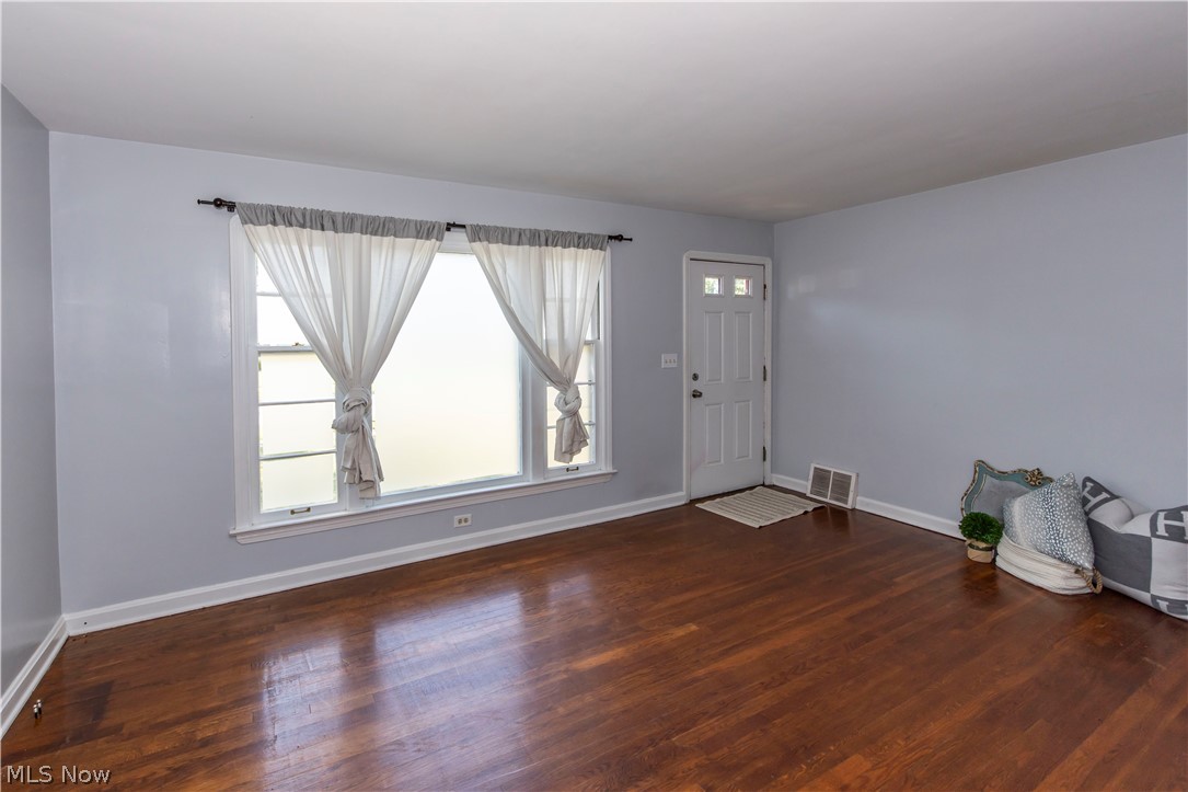 1597 Bond Street Property Photo 6